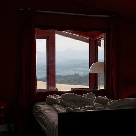 3 Bedroom Glass-house In Auvergne 别墅