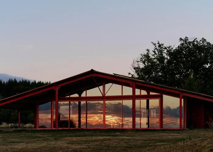 3 Bedroom Glass-house In Auvergne Vila Vollore-Montagne