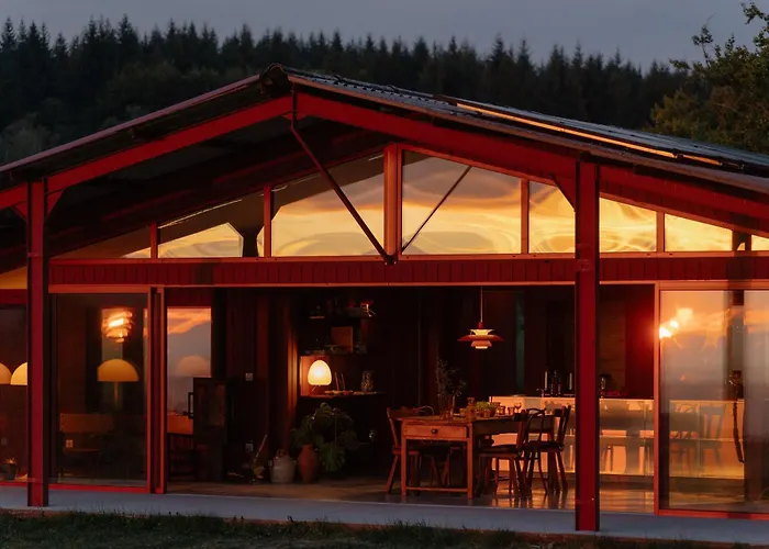 3 Bedroom Glass-house In Auvergne Vila