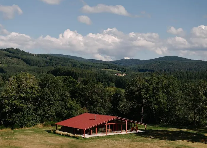 3 Bedroom Glass-house In Auvergne Vila