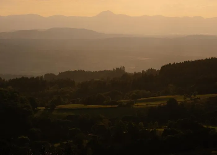 3 Bedroom Glass-house In Auvergne * Vollore-Montagne