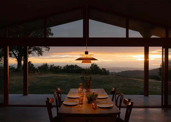 3 Bedroom Glass-house In Auvergne Vila Vollore-Montagne