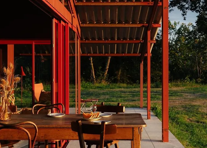 Vila 3 Bedroom Glass-house In Auvergne *