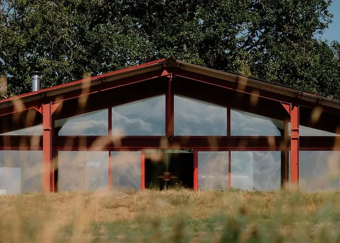 Vila 3 Bedroom Glass-house In Auvergne *