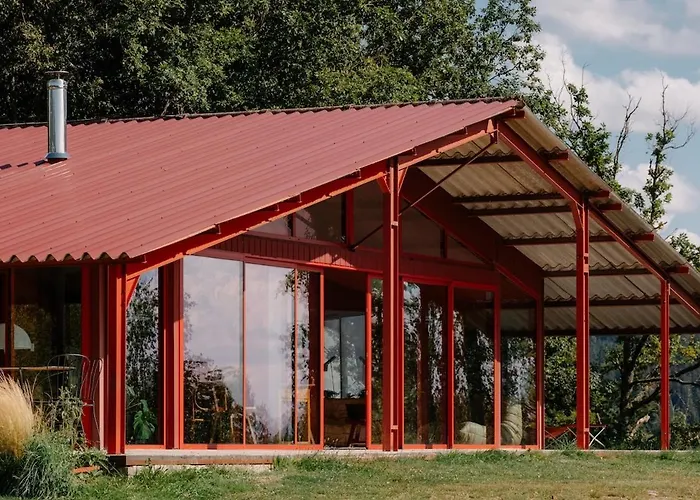 3 Bedroom Glass-house In Auvergne * Vollore-Montagne