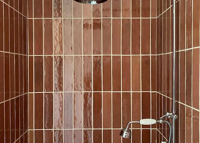 3 Bedroom Glass-house In Auvergne * Vollore-Montagne