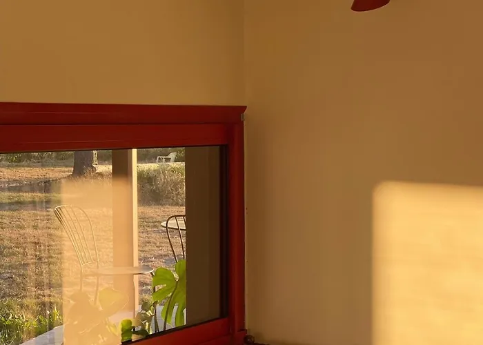 Vila 3 Bedroom Glass-house In Auvergne Vollore-Montagne