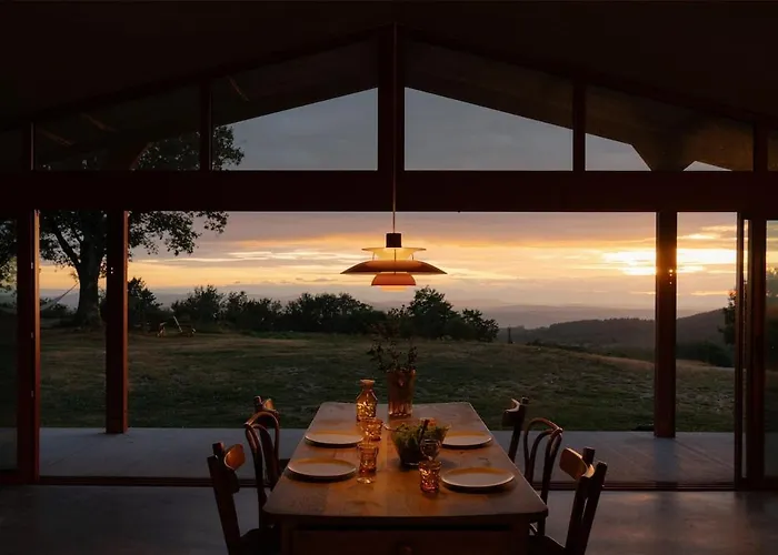 Vila 3 Bedroom Glass-house In Auvergne *