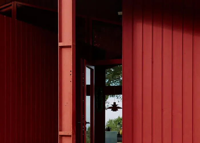 3 Bedroom Glass-house In Auvergne Vollore-Montagne