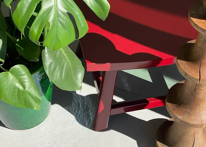 Vila 3 Bedroom Glass-house In Auvergne