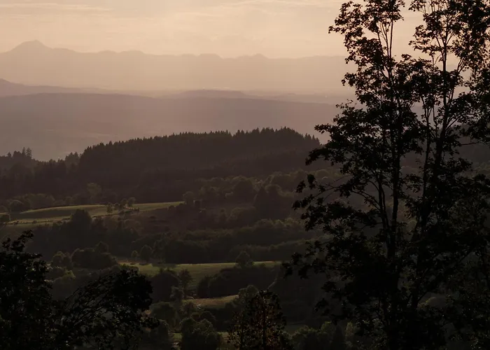 3 Bedroom Glass-house In Auvergne Vila