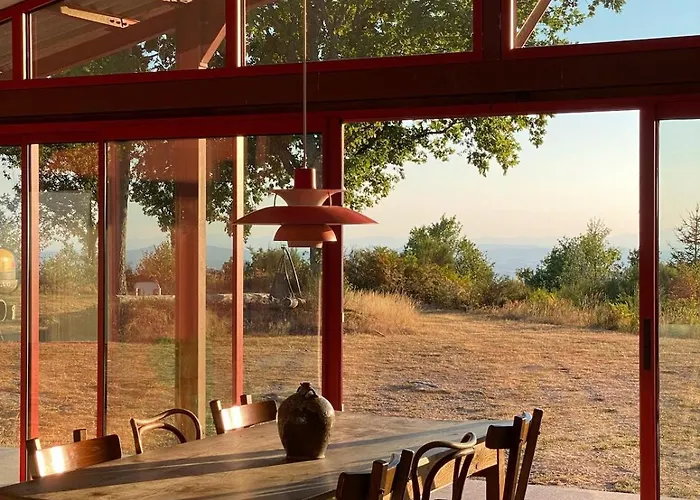 Vila 3 Bedroom Glass-house In Auvergne